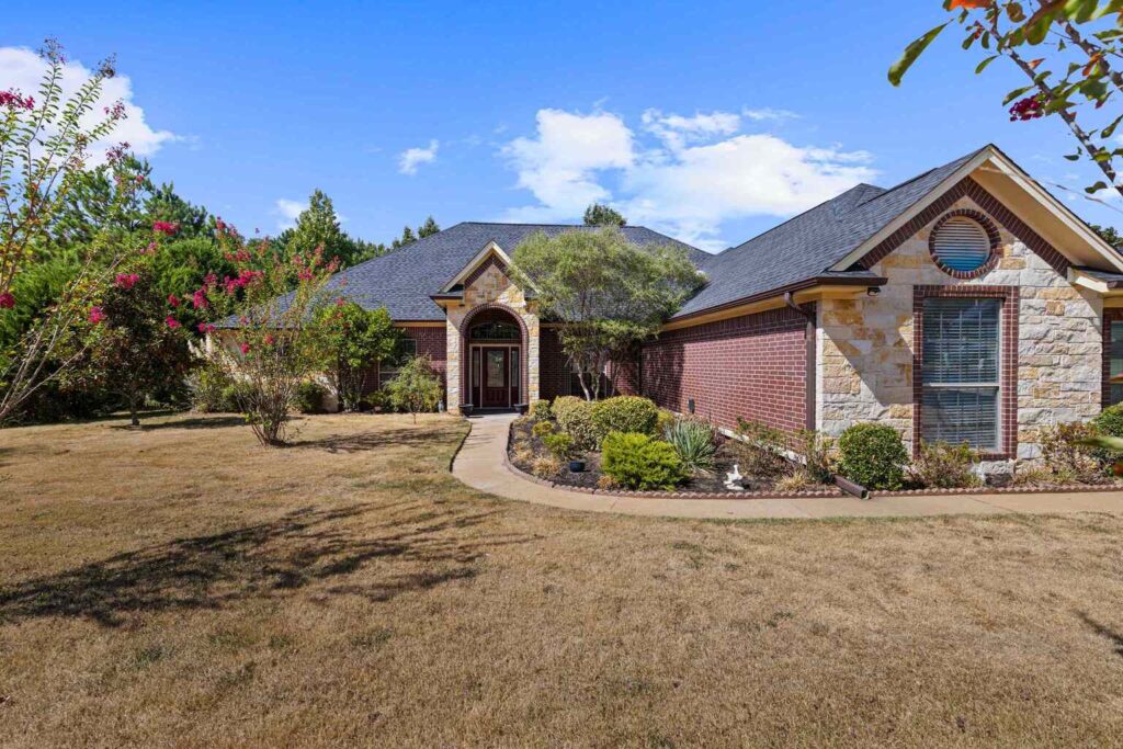 Read more about Just Listed: 120 Ashbriar Ln in Longview’s Timber Falls